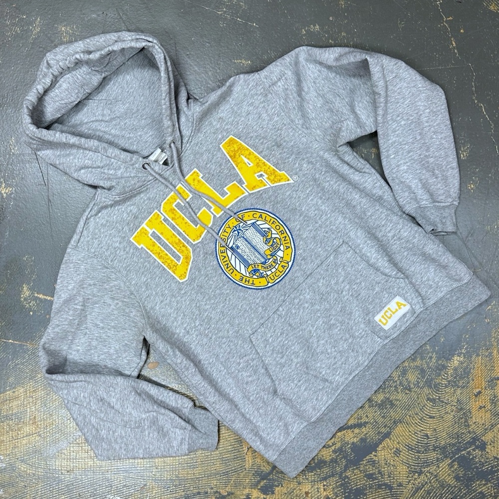 H&M UCLA Bruins Pull Over Hooded Sweater Medium Volleyball Soccer Los Angeles